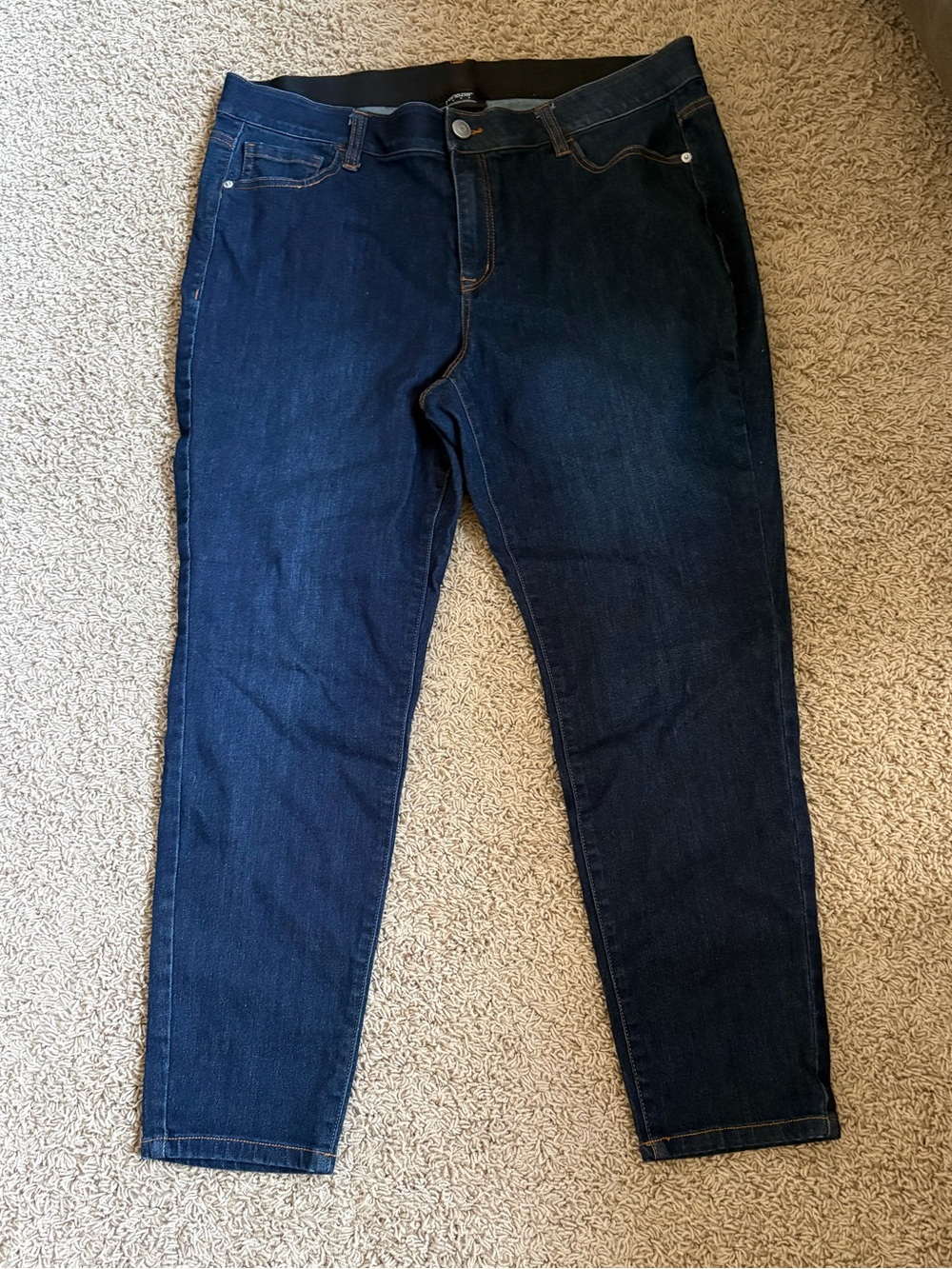 Women’s Dark Blue Stretch Jeans. From Lane Bryant. Size 16